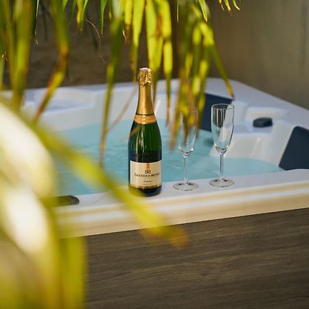 Suite Atypique - Jacuzzi Privatif En Centre Ville De Cognac Esterno foto
