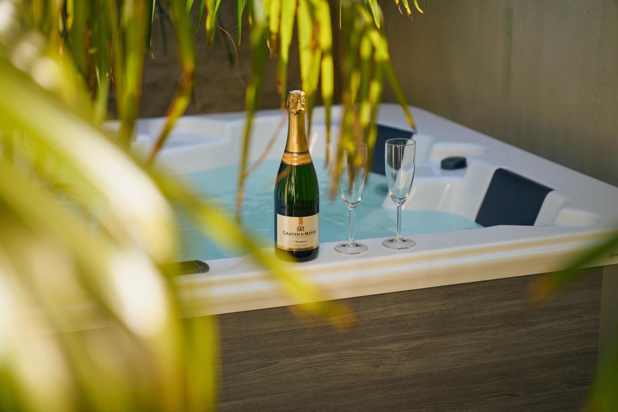 Suite Atypique - Jacuzzi Privatif En Centre Ville De Cognac Esterno foto