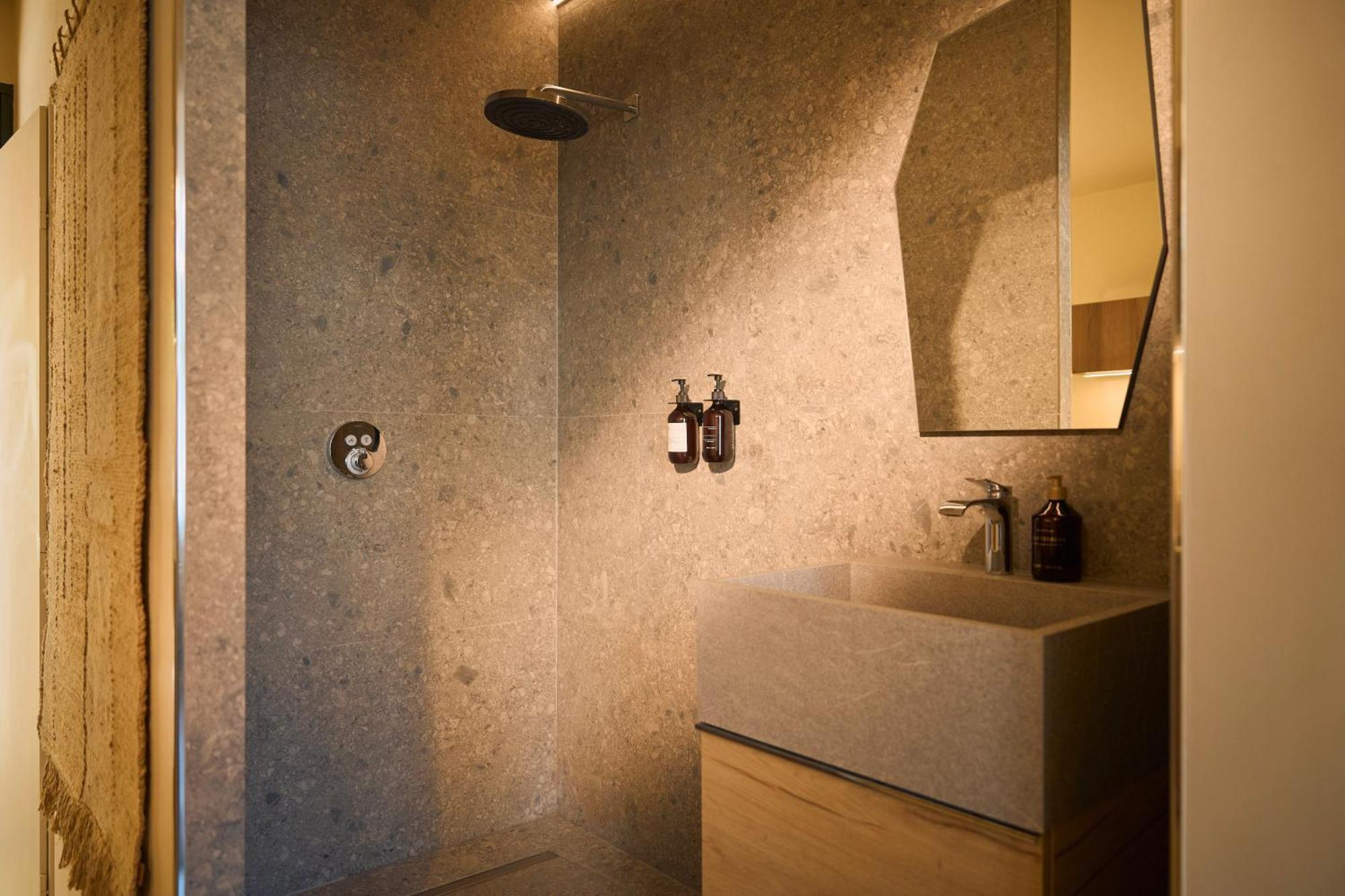 Suite Atypique - Jacuzzi Privatif En Centre Ville De Cognac Esterno foto