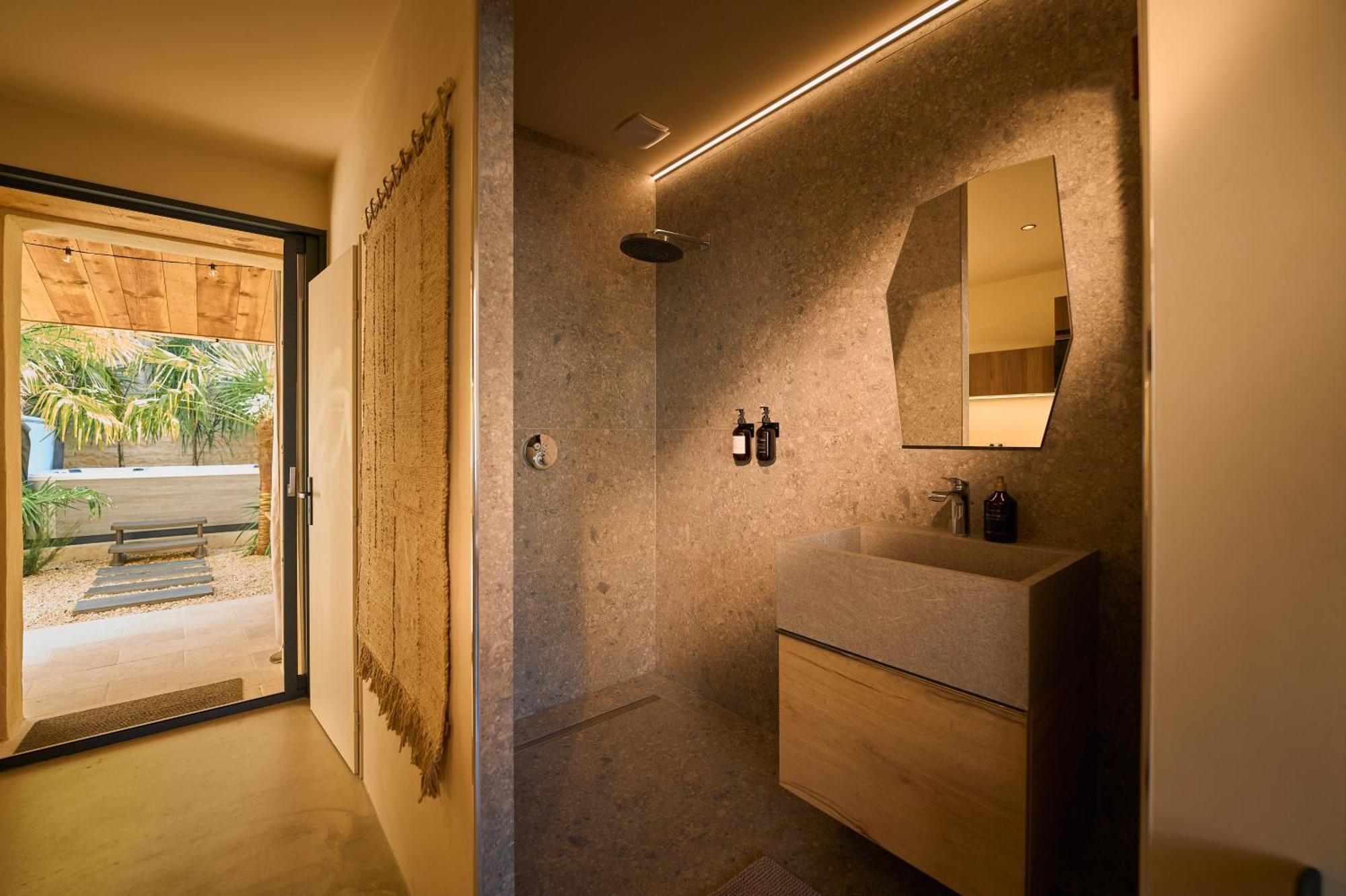 Suite Atypique - Jacuzzi Privatif En Centre Ville De Cognac Esterno foto