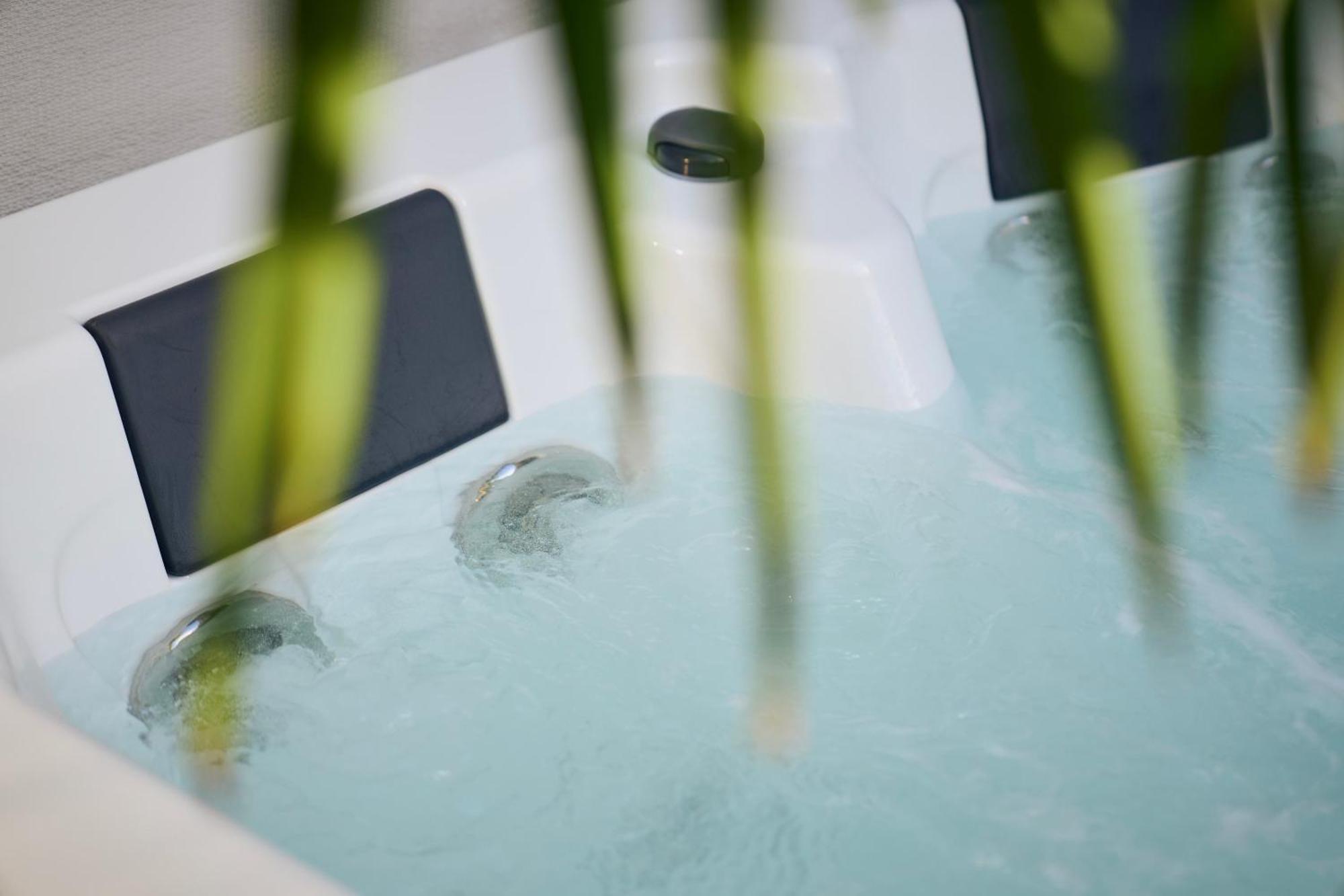 Suite Atypique - Jacuzzi Privatif En Centre Ville De Cognac Esterno foto